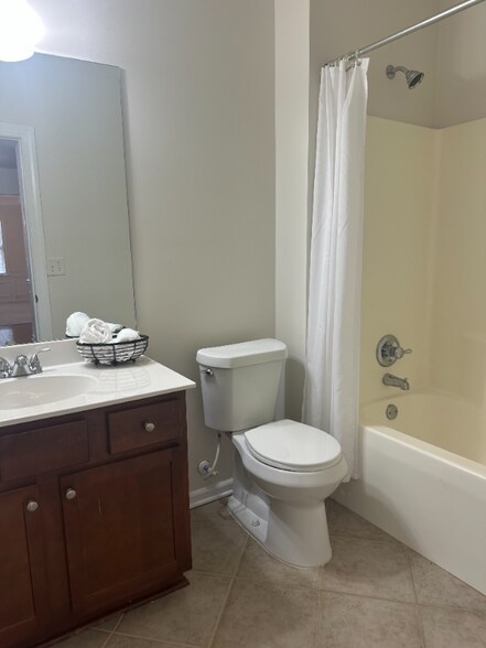 Building Photo - 5484 Stone Cove Dr SW