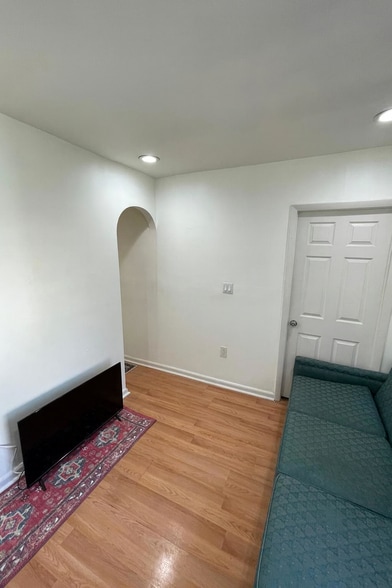 Living room - 85 Laidlaw Ave