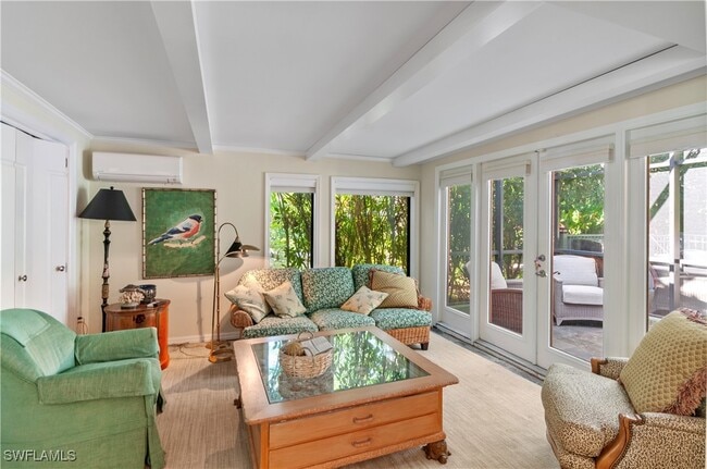 Building Photo - 1313 Solana Rd