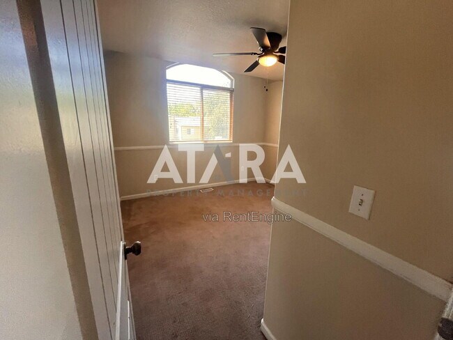 Building Photo - 754 Stonne Ln