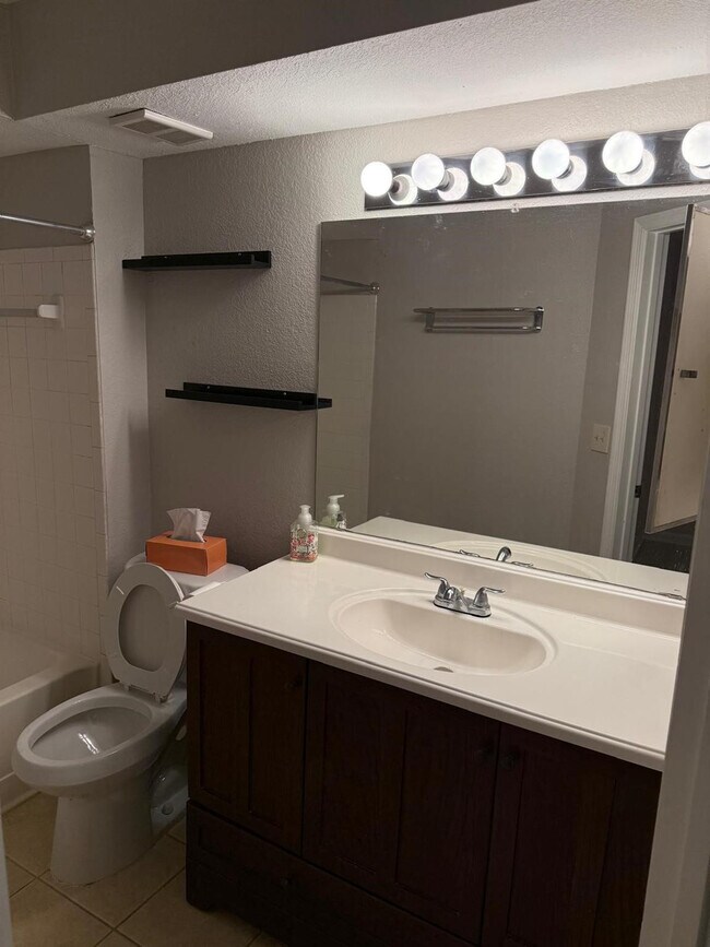 Building Photo - 12430 Vista Isles Dr