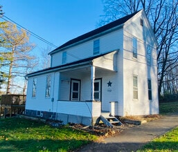 Building Photo - 140 Milan St S