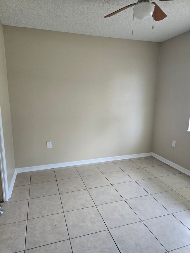 Building Photo - Three bedroom two bath home
