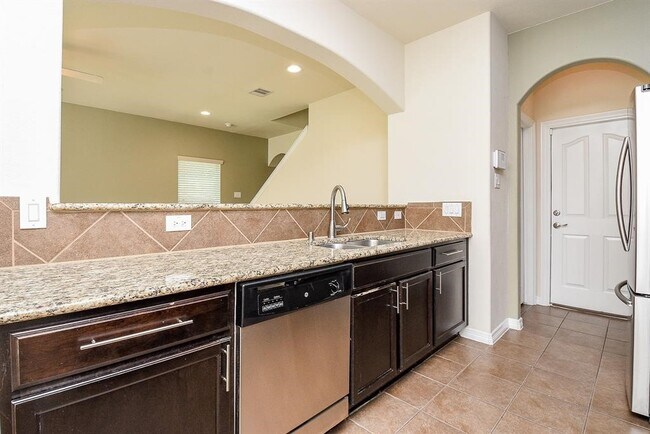 Building Photo - 8908 Clovermist Dr
