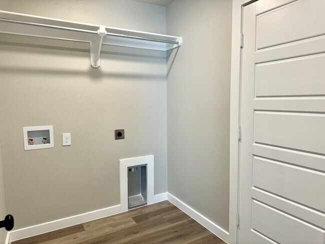 Building Photo - Newer Build in Frenship District! Beautiful 3/2/2 with Fridge and Sprinkler System!