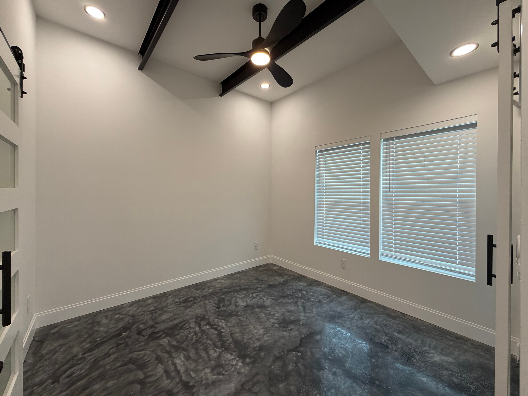 Building Photo - 222 S Olive St