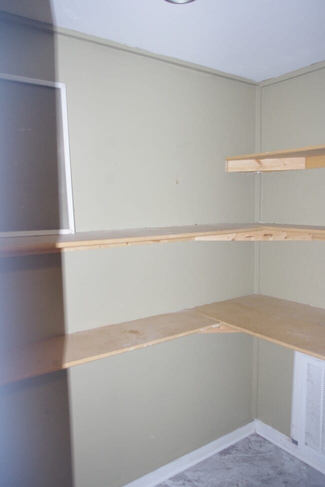 Building Photo - 501 N Pecan St