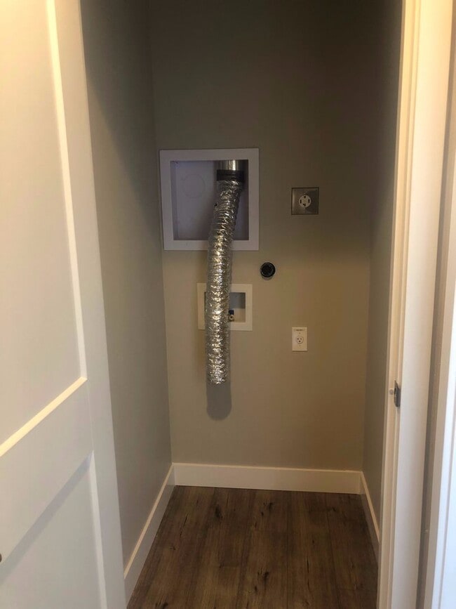 Building Photo - 20132 Reed Ln