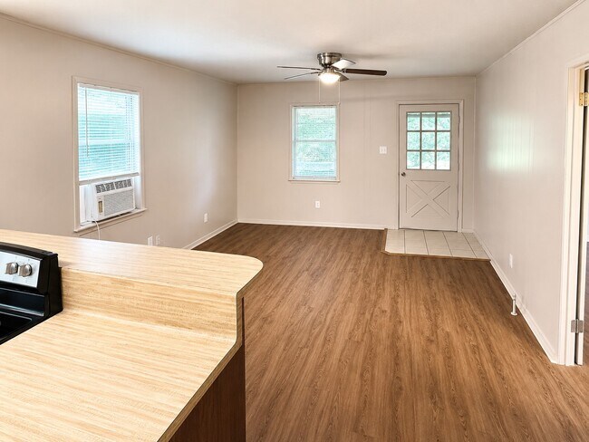 Building Photo - 5801 Sapp Rd