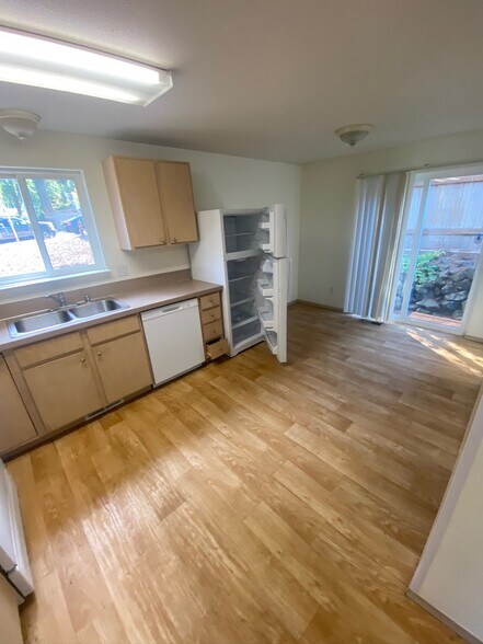 Building Photo - 1110 Irving St SW