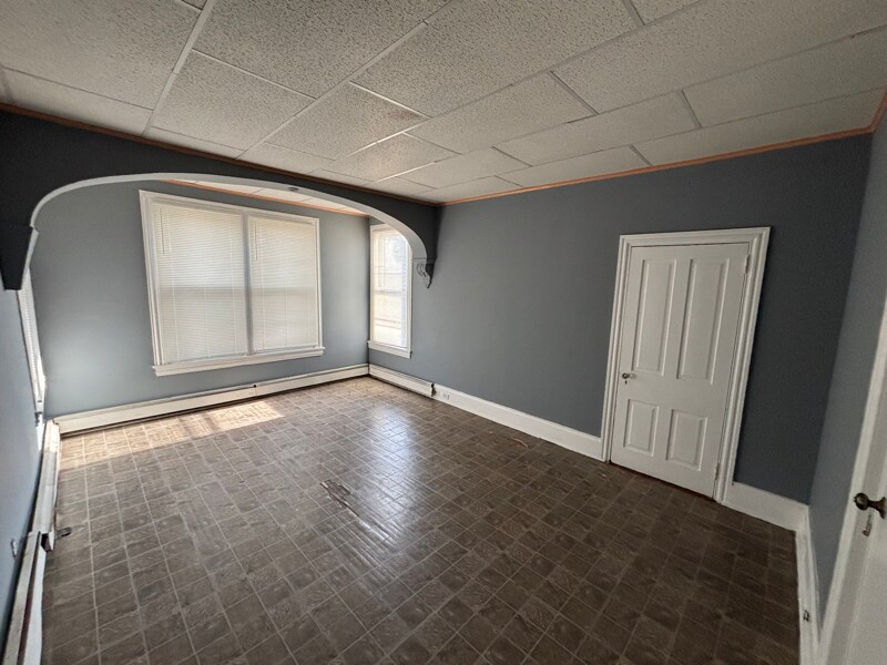 Building Photo - 1003 W Main St