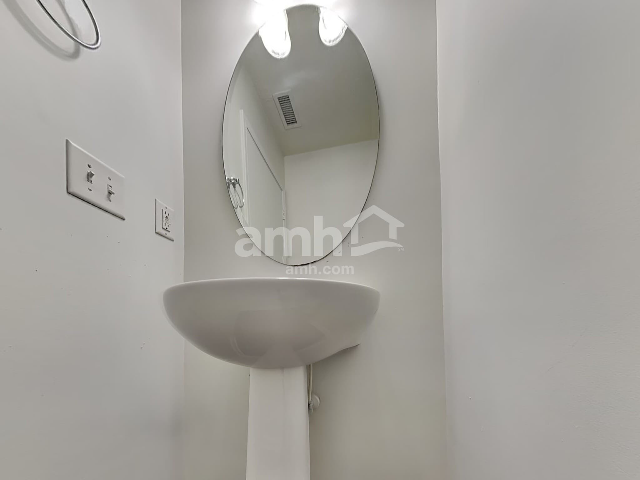 Building Photo - 137 Bellfare Dr