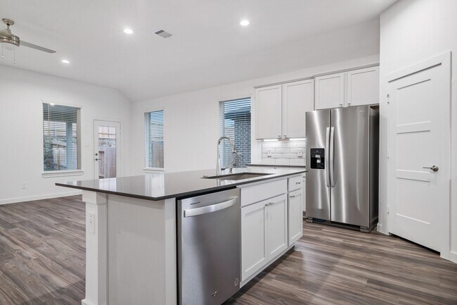 Building Photo - 13329 Big Sky Ct
