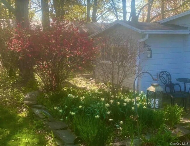 Building Photo - 88 Rock City Rd