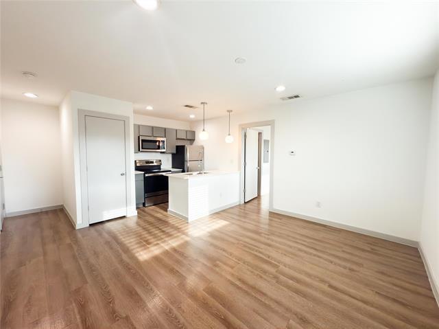 Building Photo - 4526 Munger Ave