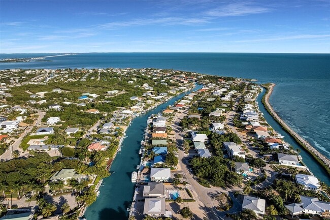 Building Photo - 232 W Seaview Dr