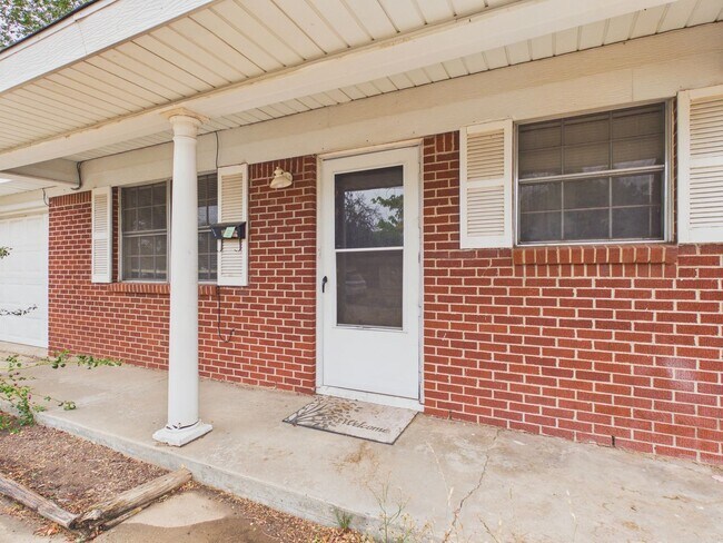 Building Photo - 5315 Allen St