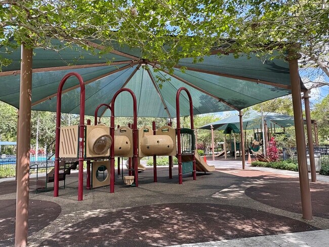 Building Photo - 2671 S Course Dr