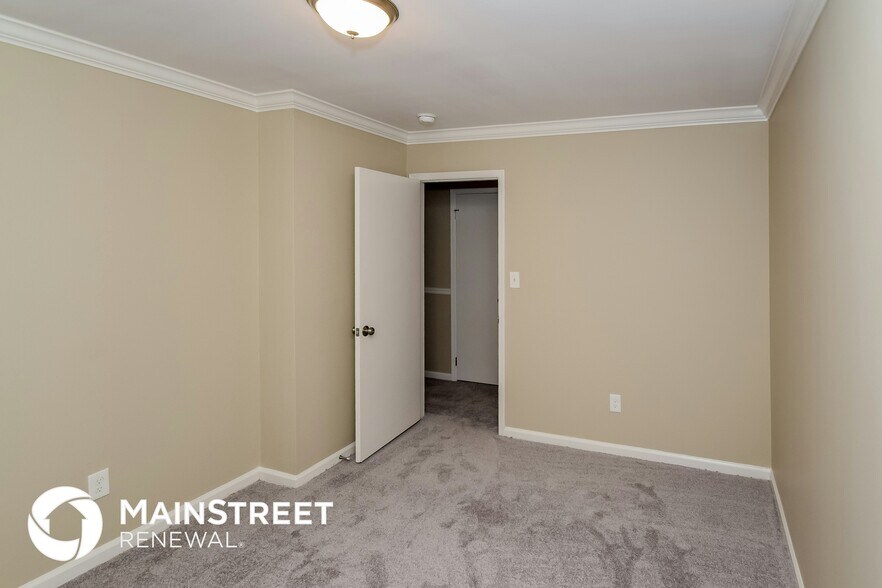 Building Photo - 413 20th Ct NE