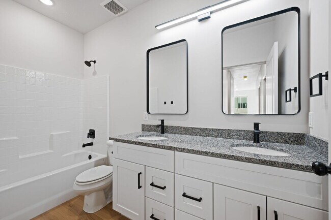 Building Photo - "Spacious & Stylish 3-Bedroom 2 bath Furnished Haven in Cedar City – Your Perfect Home Awaits!"