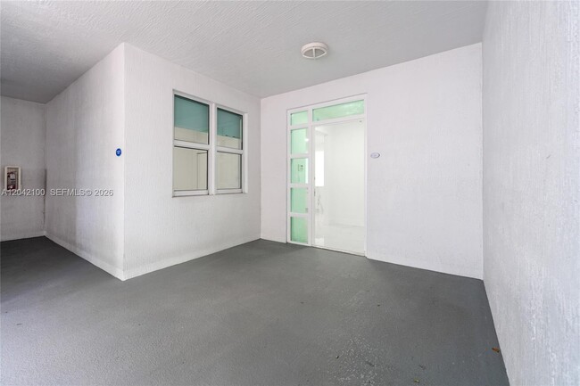Building Photo - 7914 Harbor Island Dr