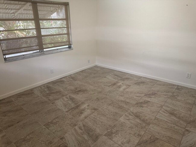 Building Photo - 100 NW 27th St