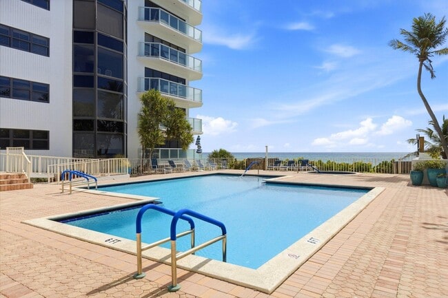 Building Photo - 4605 S Ocean Blvd
