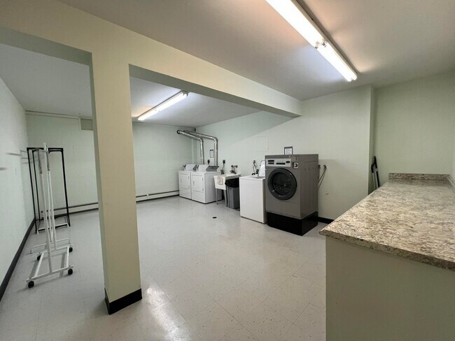 Building Photo - 255 Elmwood Ave