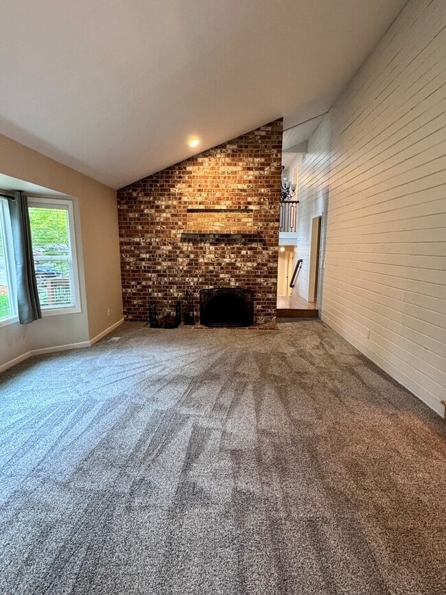 Building Photo - Spacious 4 Bed Home Backing to Private Woodland Trails! Finished Basement, Large Deck, Office, Pe...