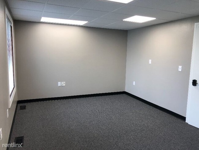 Building Photo - 2101 Broadwater Ave