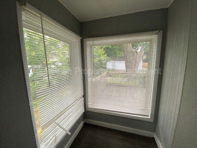 Building Photo - 727 Wheaton Ave