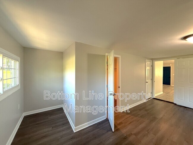 Building Photo - 4103 Little Mountain Rd