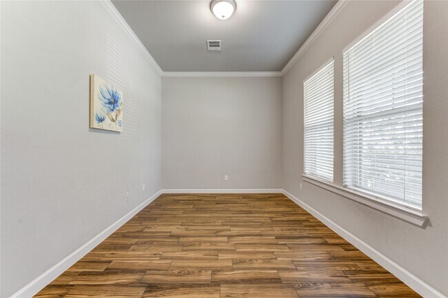 Building Photo - 6011 Dark Kite Trl