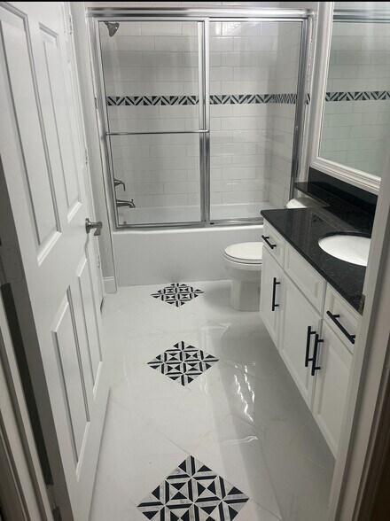 Building Photo - 14226 Fredricksburg Dr