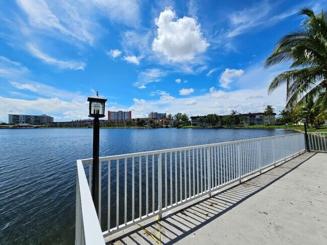 Building Photo - 1 bedroom in North Miami Beach FL 33179