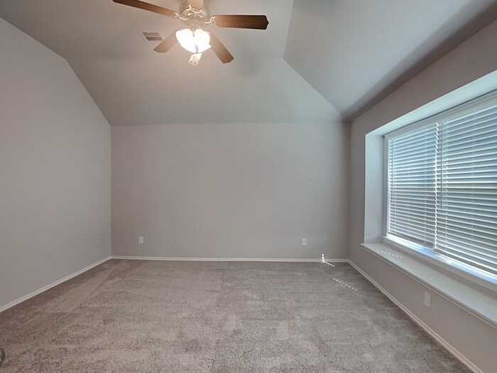 Building Photo - 1610 Diamond Mountain Dr