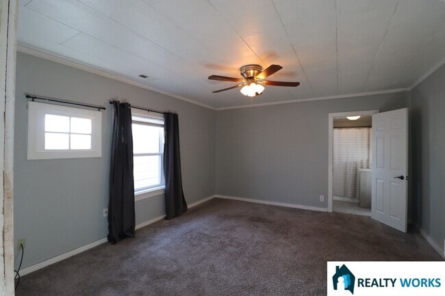 Building Photo - Cozy One Bed One Bath Home