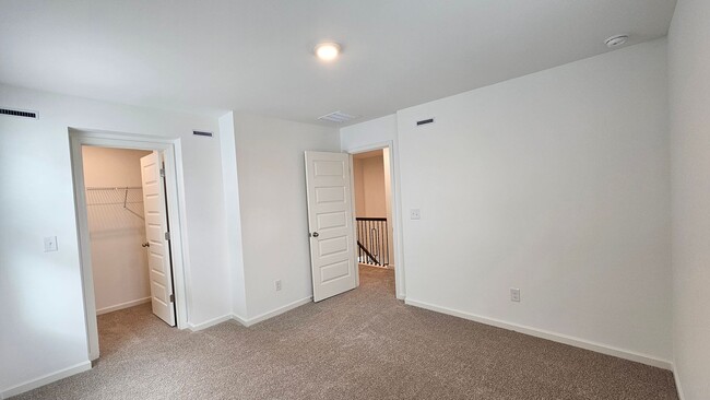 Building Photo - Spacious like new home in Hermitage FOR LEASE