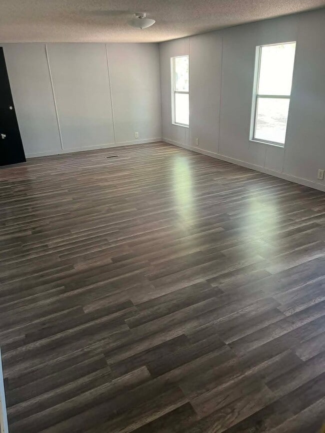 Building Photo - 162 Humingbird Rd-