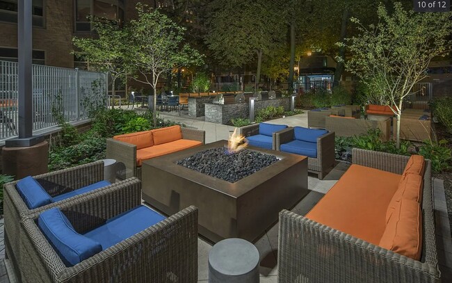 Building Photo - 1122 N Dearborn St