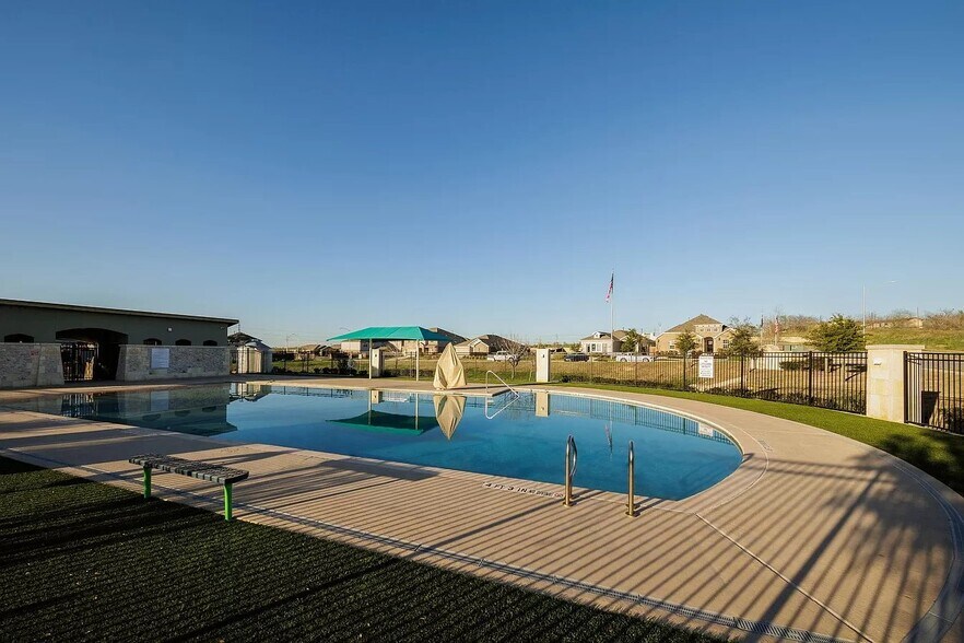 Building Photo - 15313 Pale Glow Cv