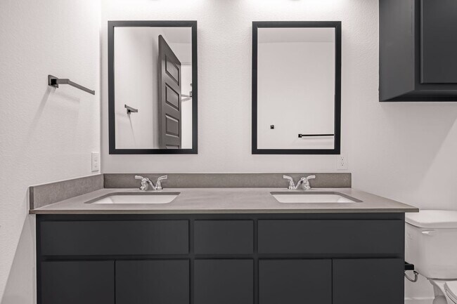 Building Photo - NOW LEASING!  4 bed, 4.5 bath modern home