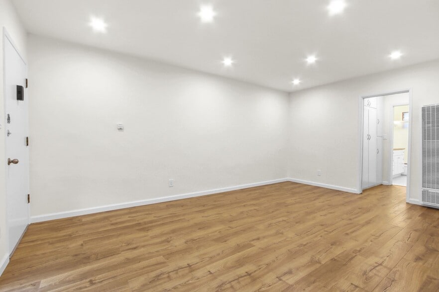 Building Photo - 918 4th St