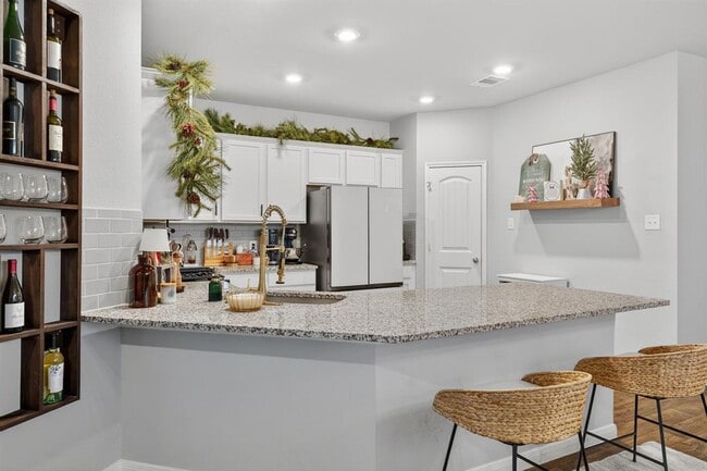 Building Photo - 301 Carolina Buckthorn Dr