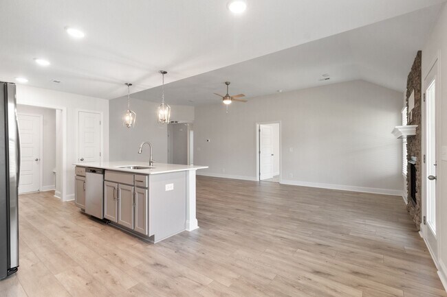 Building Photo - Lovely Home in Clarksville