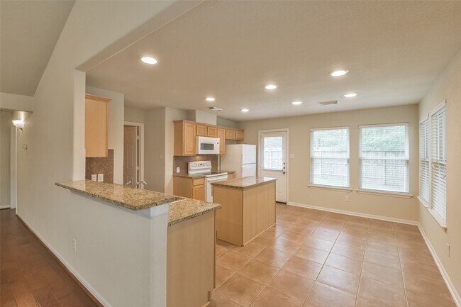 Building Photo - 42 Prairie Oak Dr