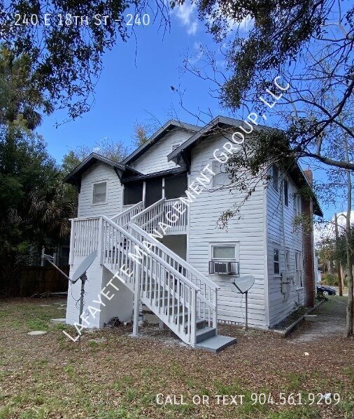 Building Photo - 240 E 18th St