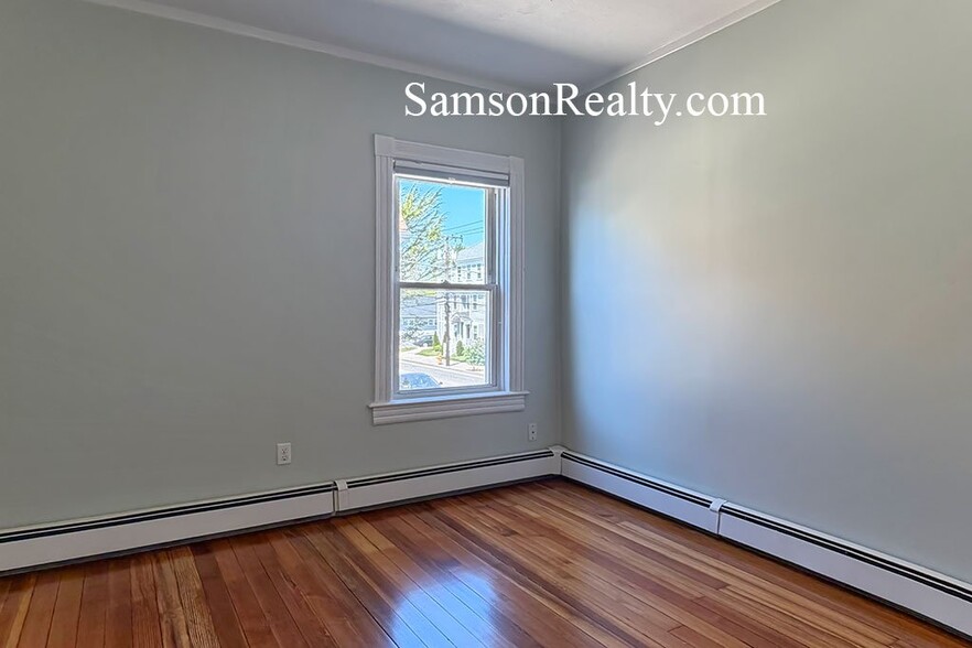 Building Photo - 792 Mineral Spring Ave