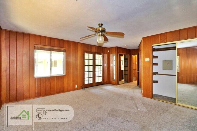 Building Photo - 3180 Wilshire Dr