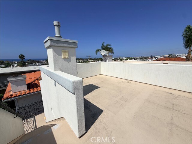 Building Photo - 710 1st Pl
